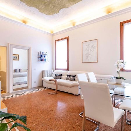 Ca' Pestrin Suite House - San Marco Square Venice Luaran gambar